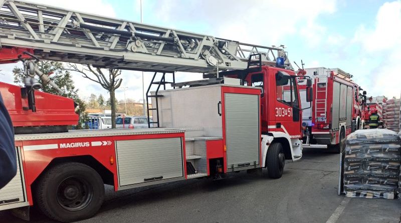 6 wozów strażackich pod Leroy