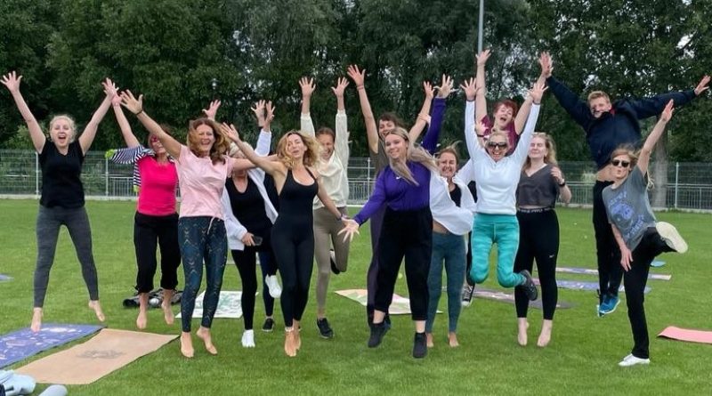 Joga szczęścia na trawie dla swarzędzan