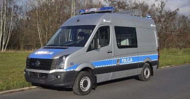 Napad z bronią i kradzież złota