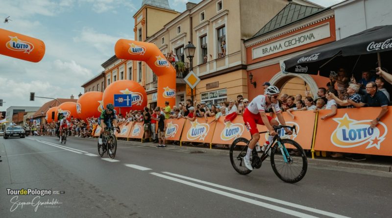 Kolarze ścigali się po drogach powiatu