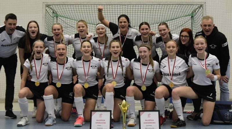 Juniorki UKS SP5 Swarek