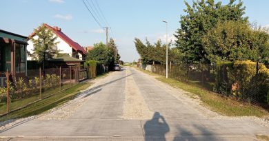 Płyty betonowe na ulicy Filtrowej