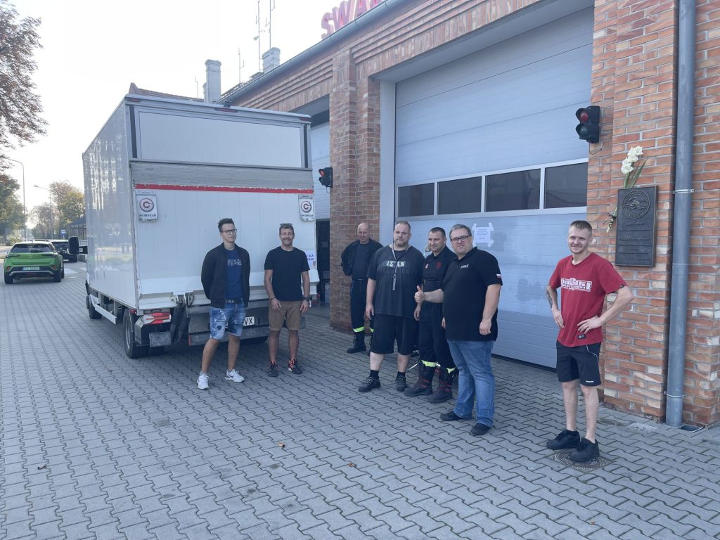 Transport z pomocą ze Swarzędza dla powodzian