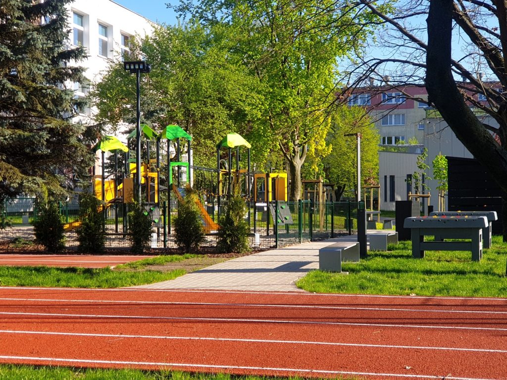 Zakończono budowę placu zabaw przy Szkole Podstawowej nr 3 w Swarzędzu