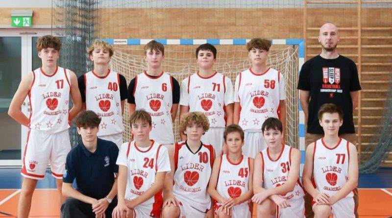 Koszykarska młodzież Lidera się rozgrzewa