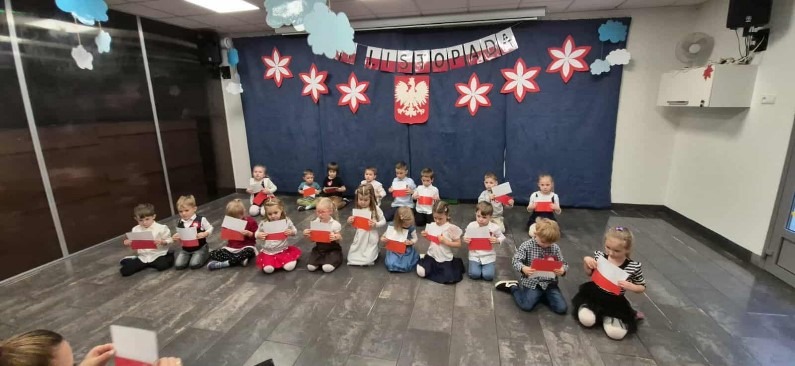 Szkoła do Hymnu w Kompasie