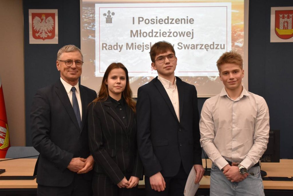 Inauguracyjna sesja Młodzieżowej Rady Miejskiej w Swarzędzu