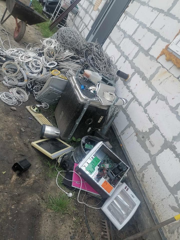 Mieszkaniec Kostrzyna zbiera elektrośmieci – prosi o wsparcie