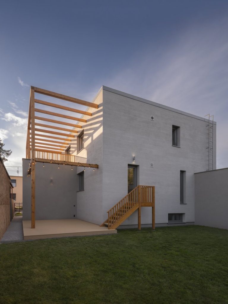 Dom Szczotkowany w Swarzędzu – nowe życie domu z lat 80.