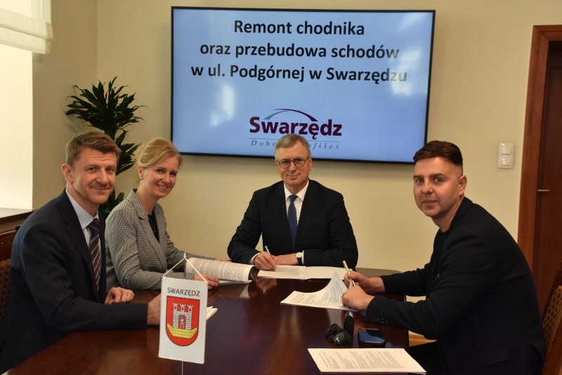 Remont chodnika i przebudowa schodów przy ul. Podgórnej
