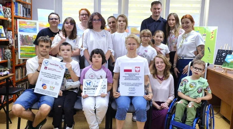 Cykl wystaw i wernisaży prac Fundacji Błękitne Motyle